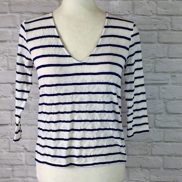 😎 Lucky Brand v neck tie back striped top - Picture 2 of 4